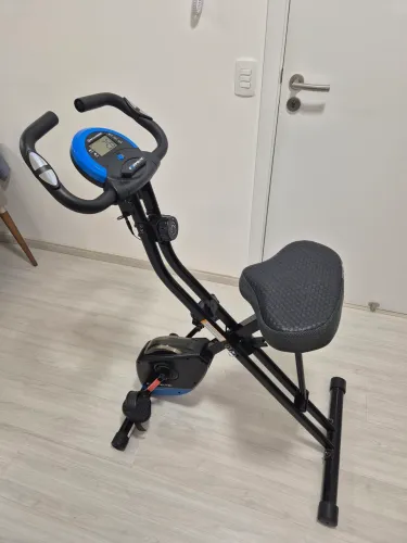 Bicicleta magnética retrátil