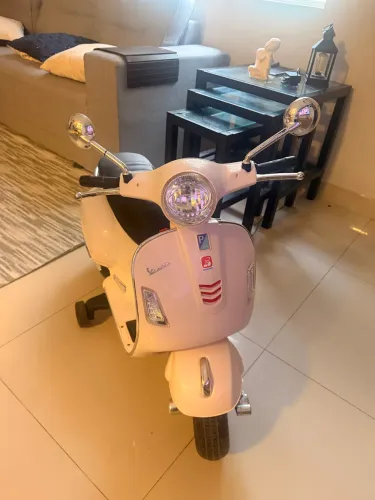 Moto elétrica infantil vespa