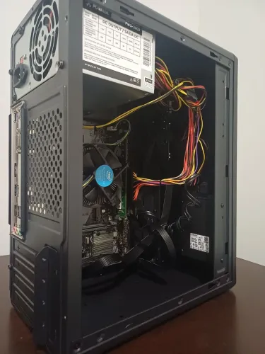 PC Pentium Gold + 4GB de RAM + 120GB de SSD