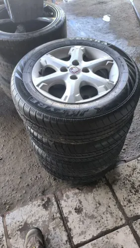 aro 14 semi novas arranhões de uso pneus bem novinhos