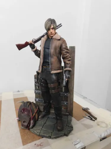 Action Figure Leon Kennedy Resident Evil