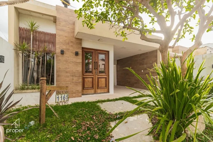 Casa com dois dormitórios à venda no bairro Três Vendas - Pelotas/RS