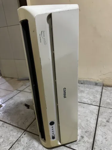 Ar-condicionado semi novo sem gás pronto pra colocar o gás e usar