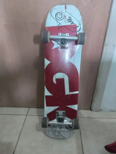 Skate profissional maple bones bronson 