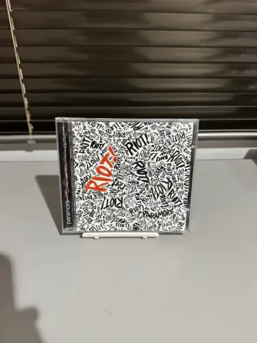 CD Paramore Riot