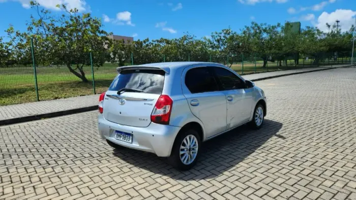 Toyota Etios XLS 1.5 Flex 16V 5P Mec. 2014