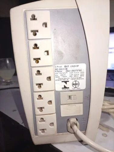 Estabilizador RagTech 300va