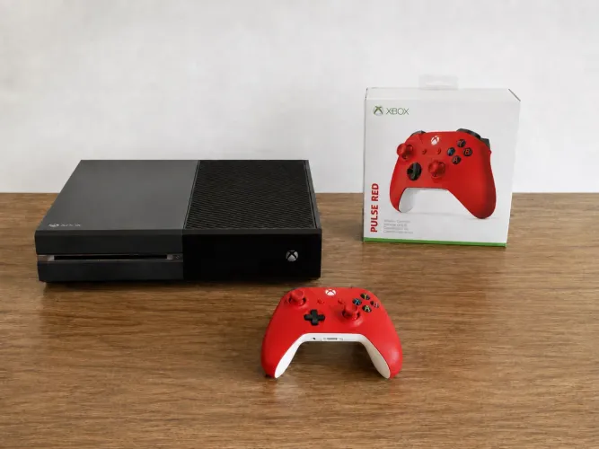 Xbox One 500GB ? Com jogos e controles 