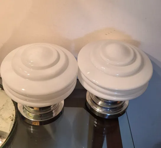 ART deco  Par Luminária mesa base madeira com alumínio cúpulas opalinas belíssimas rara