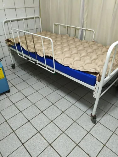 Cama hospitalar automática 