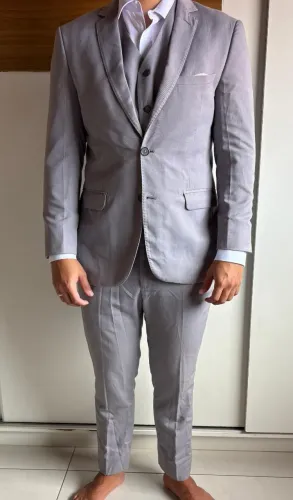 Terno Masculino Cinza Claro Conjunto Completo - Tamanho 52