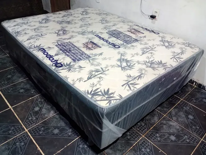 Cama Box Casal De Espuma Semi Nova Perfeito Estado