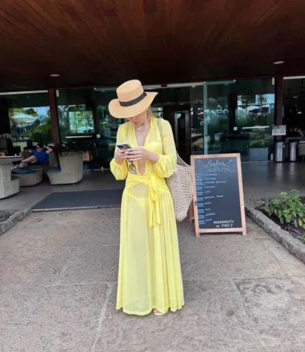 Vestido Beach Club - Amarelo Manteiga - G