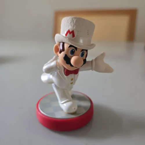 Amiibo Mario (Wedding Outfit)