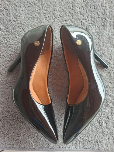 Scarpin preto Vizzano