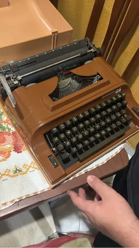 Máquina de escrever reminenton 25