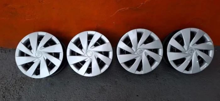 Jogo de Rodas Aro 14 Originais Toyota Etios + Calotas_Aceito Cartão e Troca