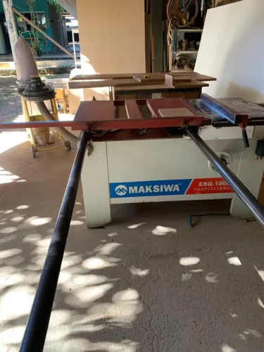 Esquadrejadeira maksiwa 1800 profissional