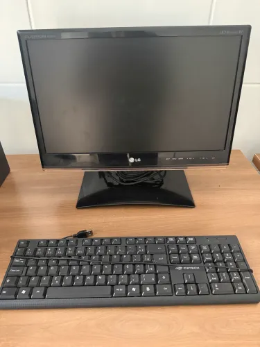 Monitor LG + teclado 