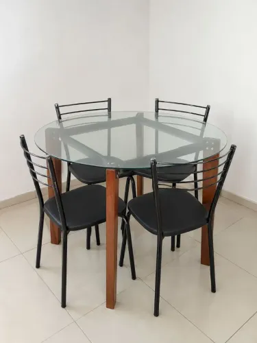 Mesa com cadeiras