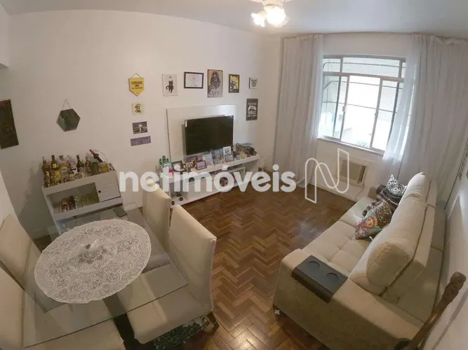 Apartamento em excelente localização, próximo à Praia da Bica!