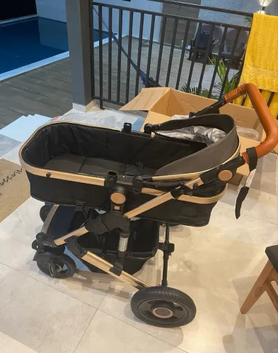 Vendo carrinho de bebê 