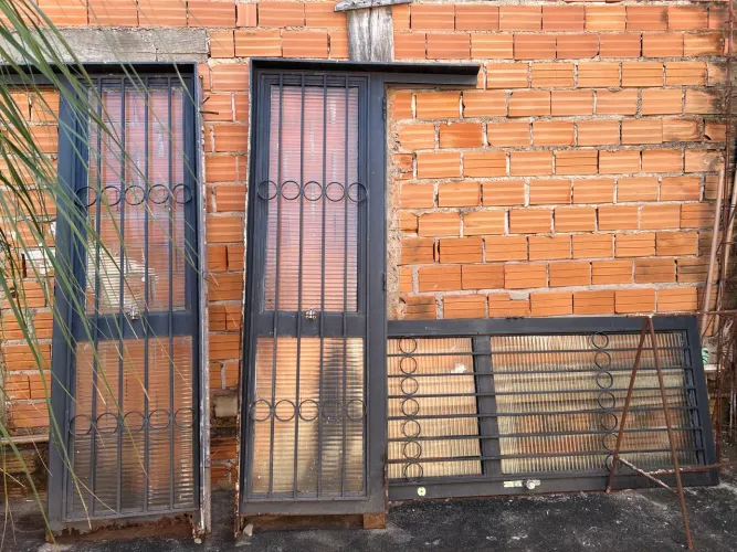 Porta de Correr Ferro Maciço