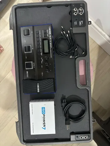 Pedaleira Boss GT1 com fonte e case