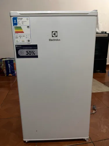 Frigobar Electrolux 90 litros