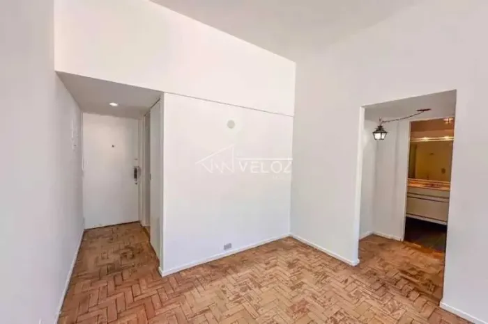 Apartamento : / Residencial / Humaitá
