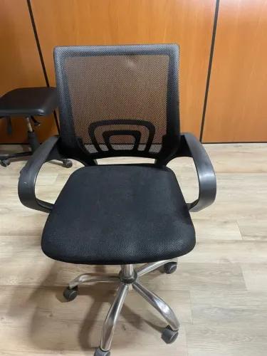 Cadeira De Escritorio Usada Rivatti Tela Mesh Base Cromada Preto Espuma Laminada Seminova