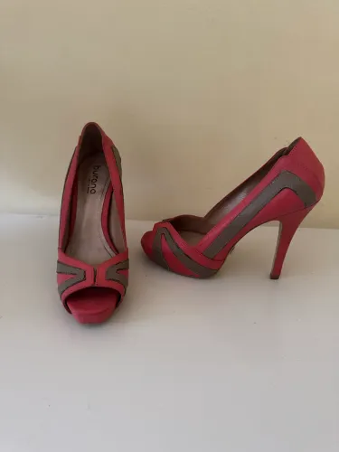 Peep toe de couro tam 36