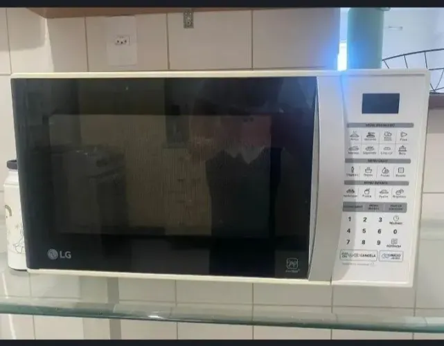 Micro-ondas LG Digital - Grande, Completo e em Ótimo Estado
