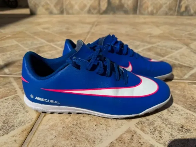 Chuteira Nike Mercurial com NF e sem uso tm. 40