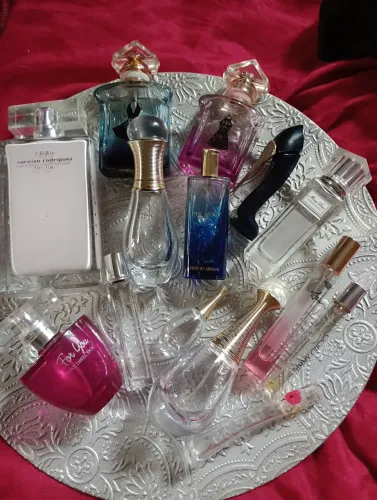 Frascos vazios de perfumes originais para decoração ou coleção" lote 14 unidades