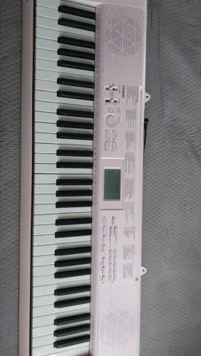 TECLADO CASIO LK-127 USADO