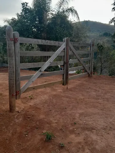Vende-se porteira nova,1,50 por 3 de largura