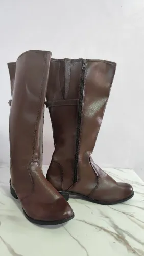 Bota montaria cano longo bico arrendodado