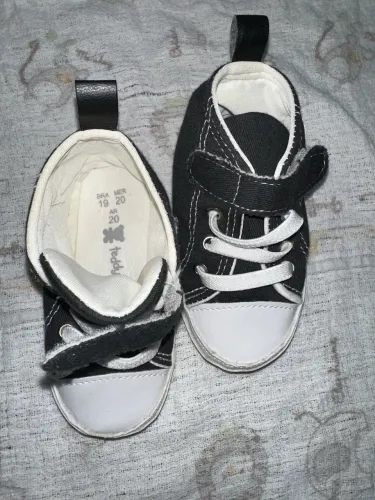 Sapatos e sandálias número 20
