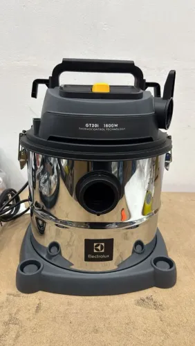 Aspirador de pó Electrolux Gt20i - 127v inox