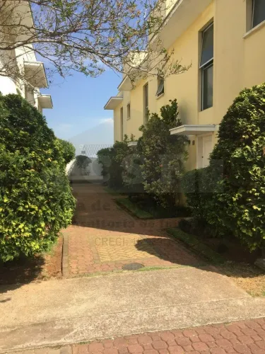 Casa em Condomínio à Venda em São Paulo-SP, Vila São Silvestre 2 Quartos, 2 Salas, 2 Banhe