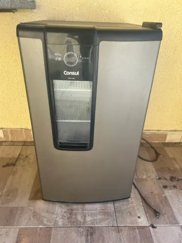 Vendo Cervejeira Consul 83 Litros Titanium