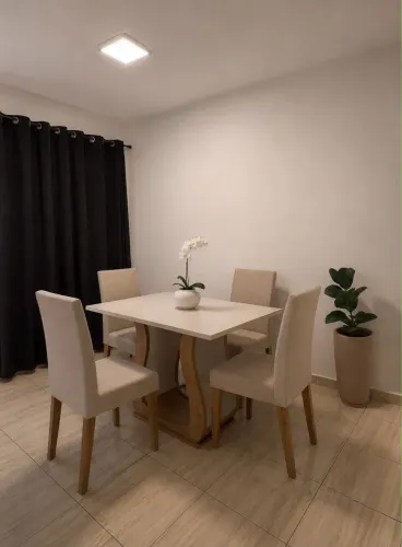 Mesa de Jantar Criare + 4 Cadeiras Venus