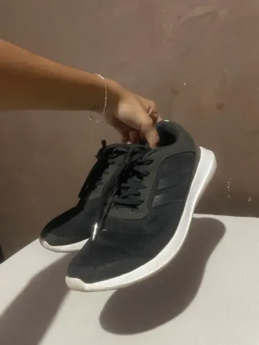 tênis adidas 