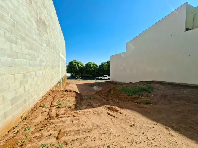 Terreno à venda, 253 m² por R$ 600.000 - Jardim Amália - Bauru/SP