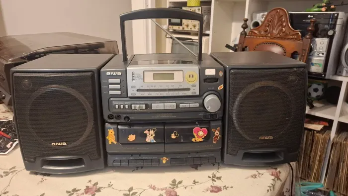 Som Portátil System Aiwa CA-DW305 - Conservado (CD Não Funciona)