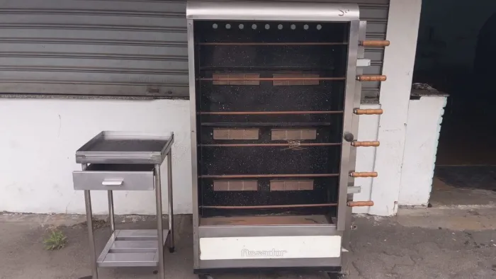 Máquina de frango sem o vidro