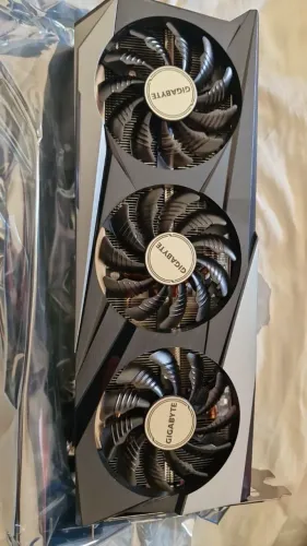 AMD Radeon RX 7600 8GB - Pouquíssimo Uso / Impecável / Na Caixa