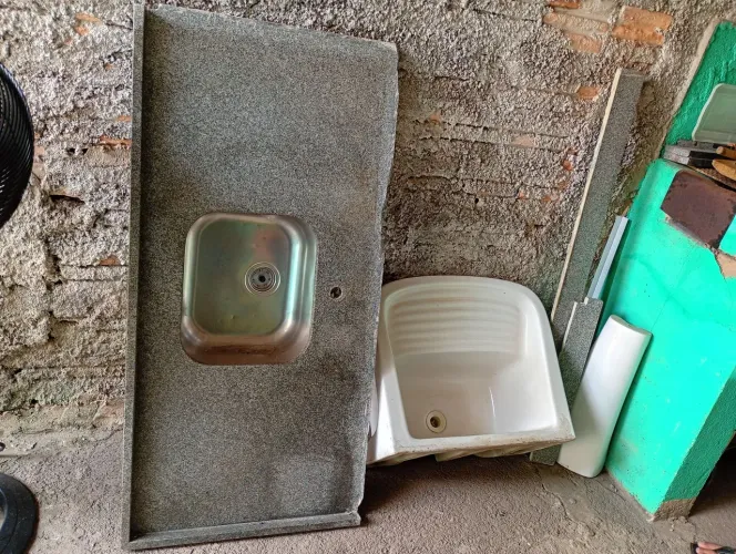Vende-se pia mármore e tanque de porcelana