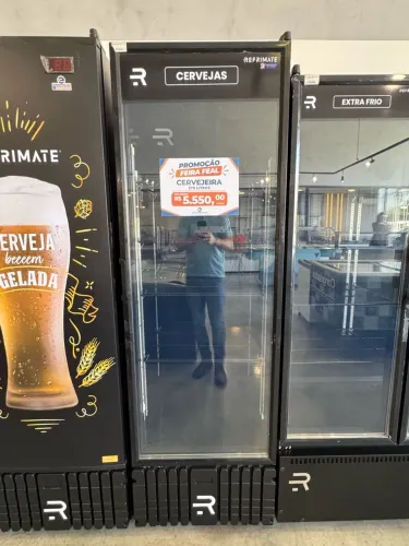 Cervejeira 570 litros porta de vidro 7.5 negativos nova